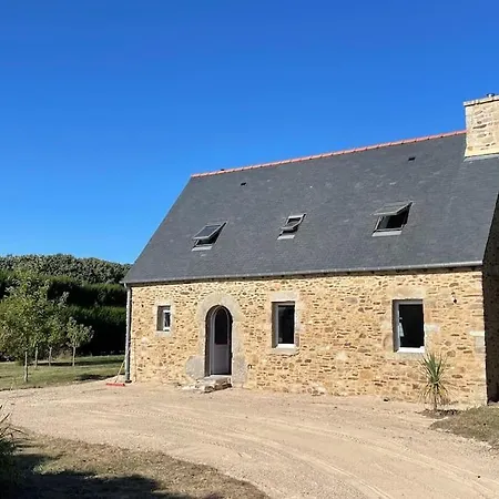 Holiday home Maison De Kermouster, Juste Avant Le Paradis Lezardrieux